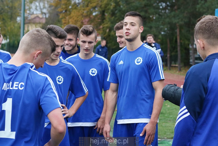 Pucharowe emocje w Mielcu. Mecz rozstrzygnęły rzuty karne