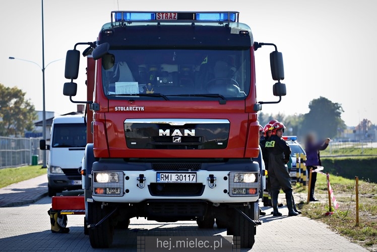 Osobówka wpadła do potoku na strefie