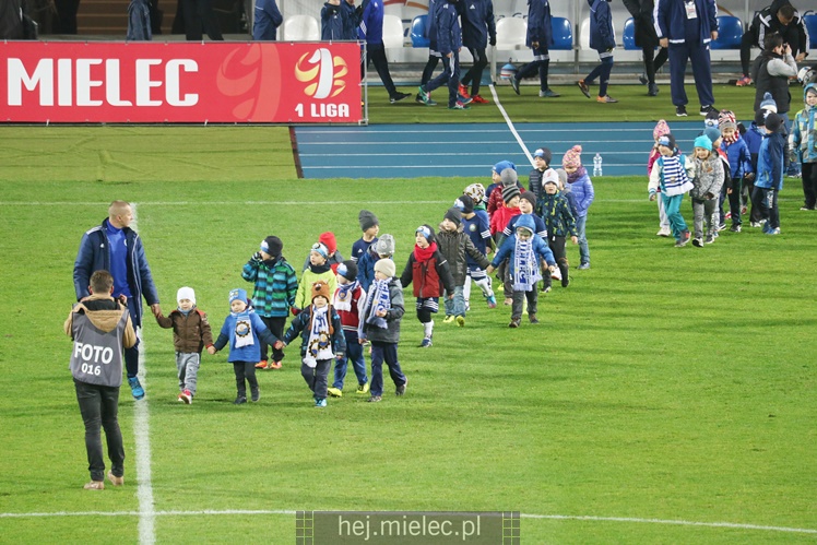 Drużyny Akademii Piłkarskiej FKS Stal Mielec zaprezentowały się kibicom