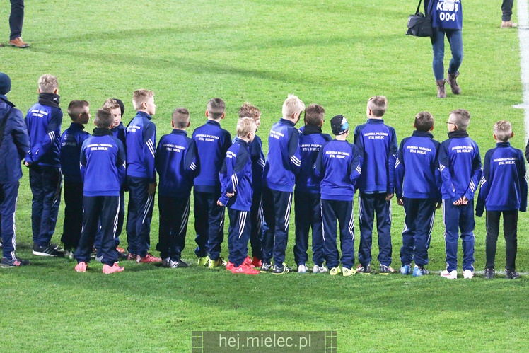 Drużyny Akademii Piłkarskiej FKS Stal Mielec zaprezentowały się kibicom