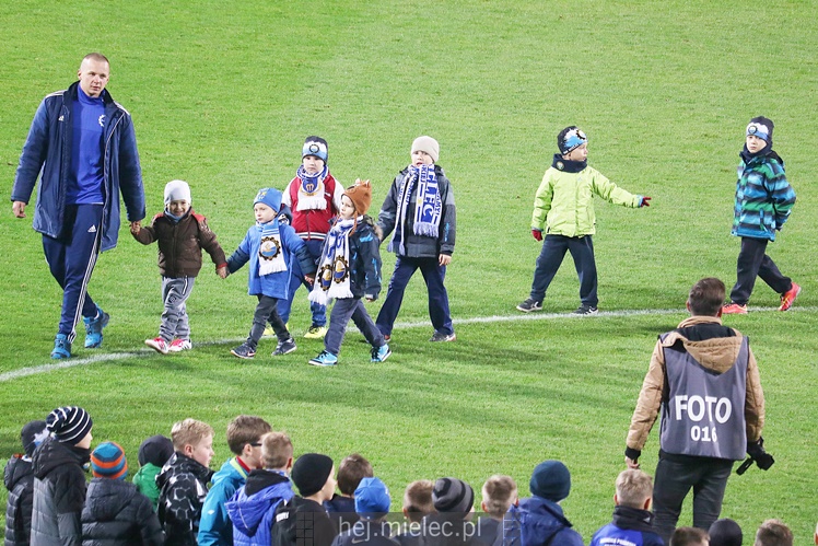 Drużyny Akademii Piłkarskiej FKS Stal Mielec zaprezentowały się kibicom