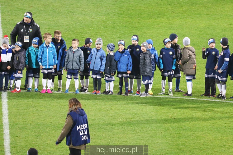 Drużyny Akademii Piłkarskiej FKS Stal Mielec zaprezentowały się kibicom