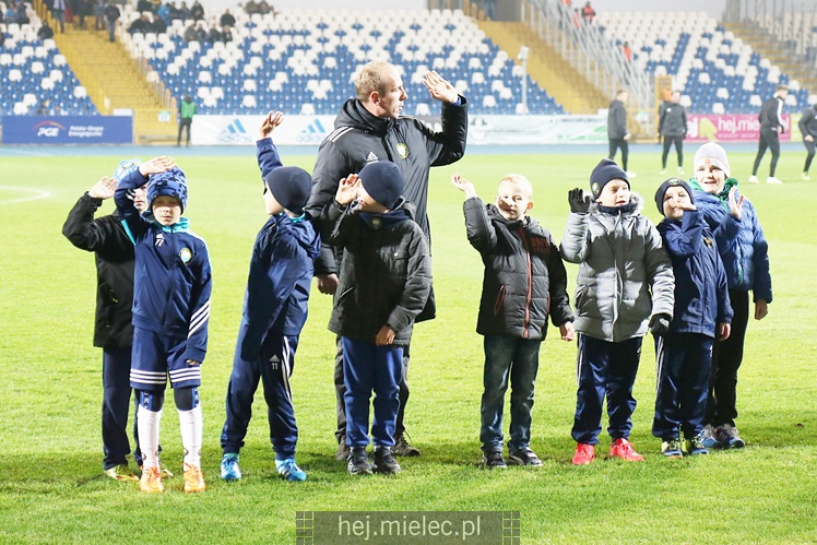 Drużyny Akademii Piłkarskiej FKS Stal Mielec zaprezentowały się kibicom