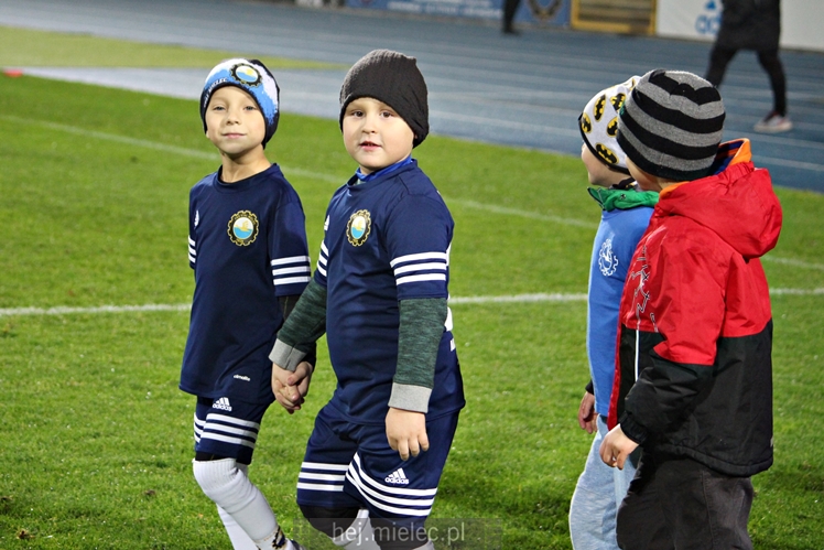 Drużyny Akademii Piłkarskiej FKS Stal Mielec zaprezentowały się kibicom