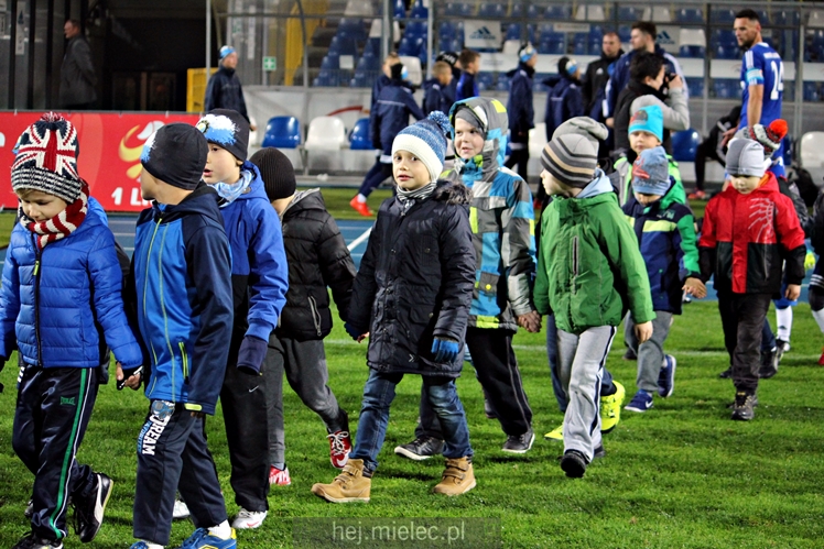 Drużyny Akademii Piłkarskiej FKS Stal Mielec zaprezentowały się kibicom