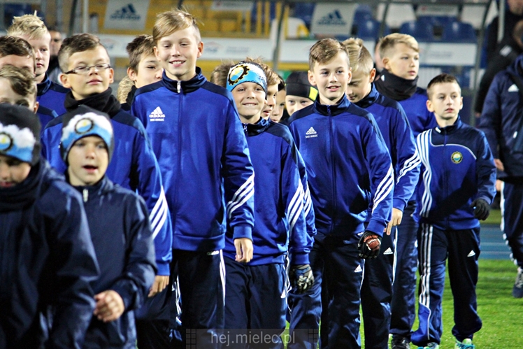 Drużyny Akademii Piłkarskiej FKS Stal Mielec zaprezentowały się kibicom