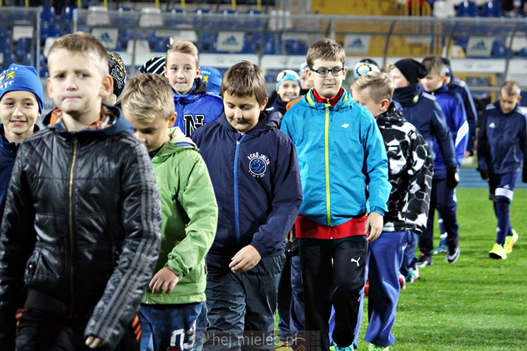 Drużyny Akademii Piłkarskiej FKS Stal Mielec zaprezentowały się kibicom