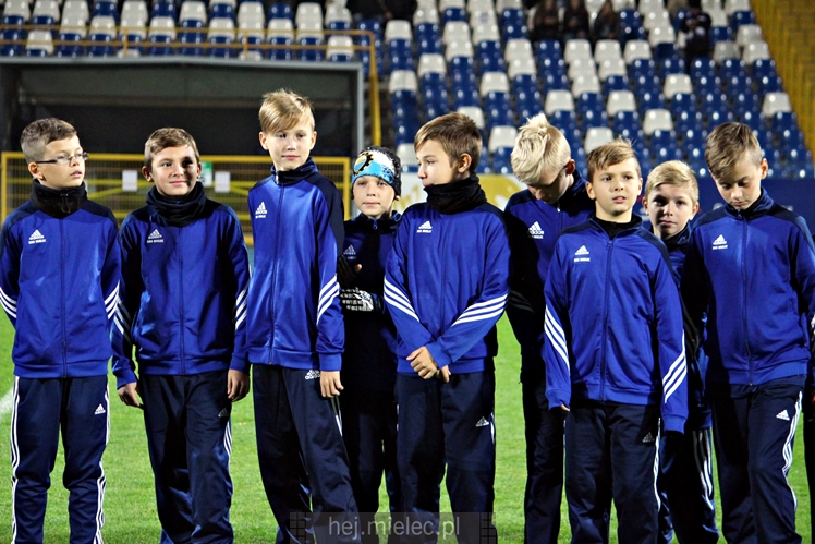 Drużyny Akademii Piłkarskiej FKS Stal Mielec zaprezentowały się kibicom