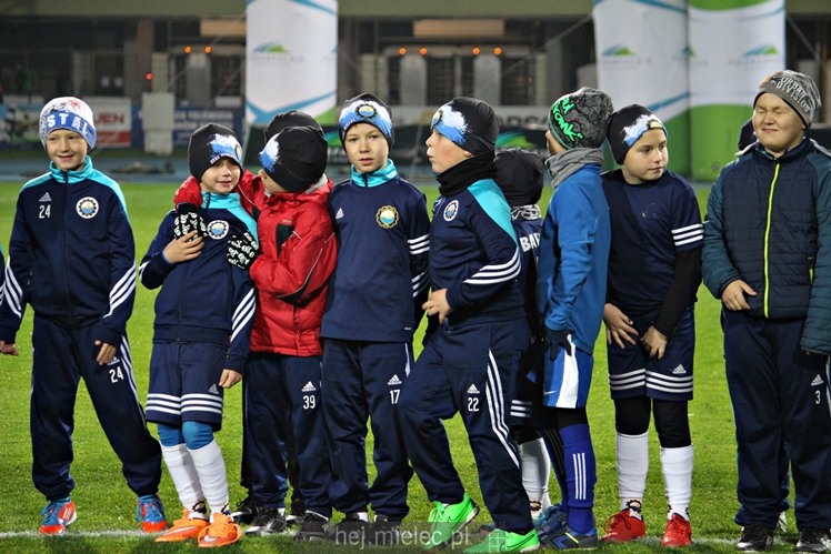 Drużyny Akademii Piłkarskiej FKS Stal Mielec zaprezentowały się kibicom
