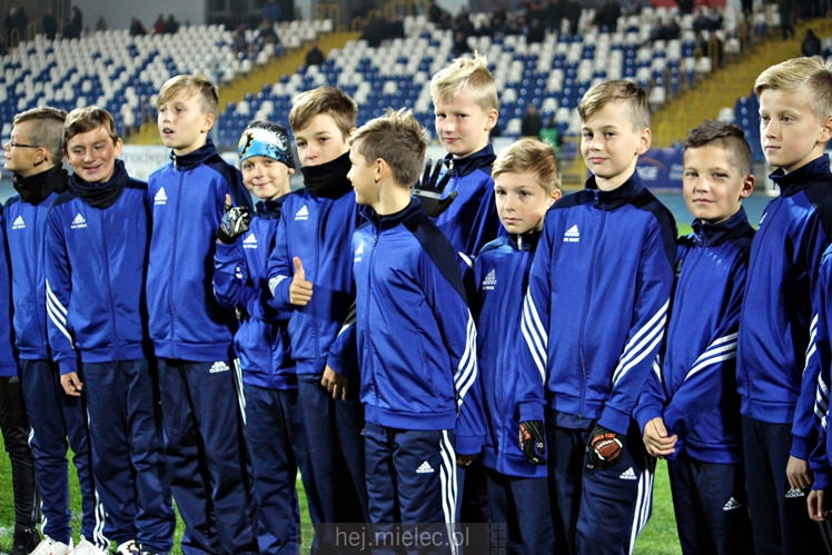 Drużyny Akademii Piłkarskiej FKS Stal Mielec zaprezentowały się kibicom