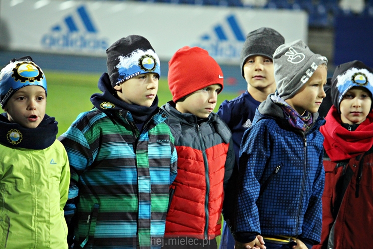 Drużyny Akademii Piłkarskiej FKS Stal Mielec zaprezentowały się kibicom