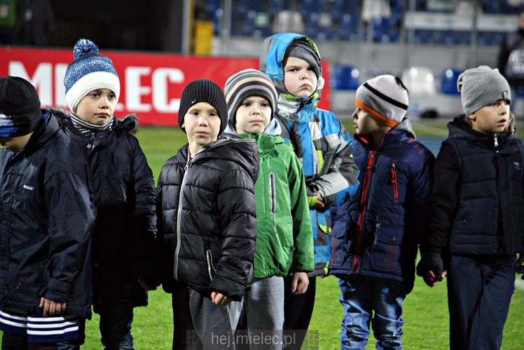 Drużyny Akademii Piłkarskiej FKS Stal Mielec zaprezentowały się kibicom