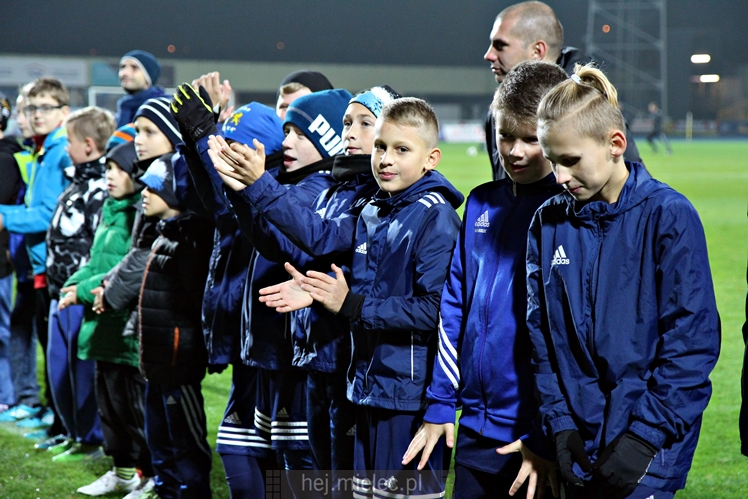 Drużyny Akademii Piłkarskiej FKS Stal Mielec zaprezentowały się kibicom