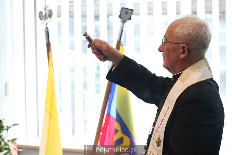 Wyjątkowa sesja Rady Miejskiej na fotografiach: od uroczystości po kulisy