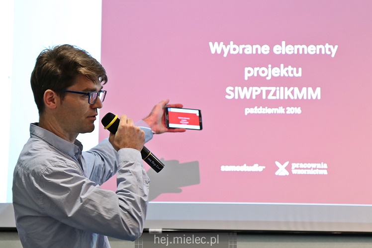 Wyjątkowa sesja Rady Miejskiej na fotografiach: od uroczystości po kulisy