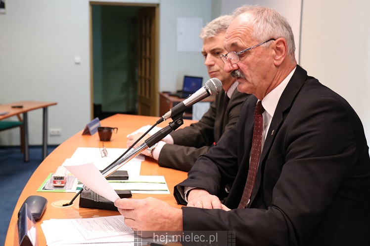 Wyjątkowa sesja Rady Miejskiej na fotografiach: od uroczystości po kulisy