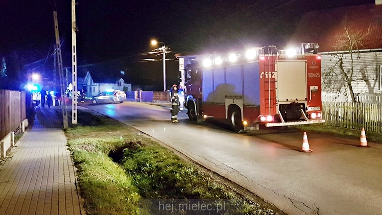 Wypadek w Podleszanach. Droga powiatowa zablokowana