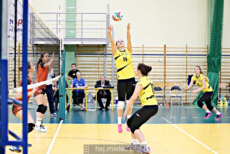 II liga siatkówki: UKS SZÓSTKA MIELEC - MKS SAN PAJDA JAROSŁAW 3:0