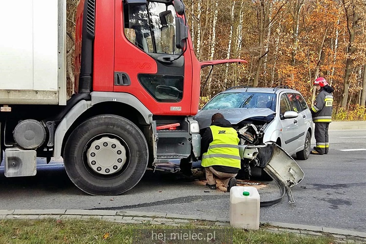 Zderzenie trzech pojazdów na Wolności! Utrudnienia!