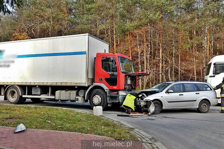 Zderzenie trzech pojazdów na Wolności! Utrudnienia!