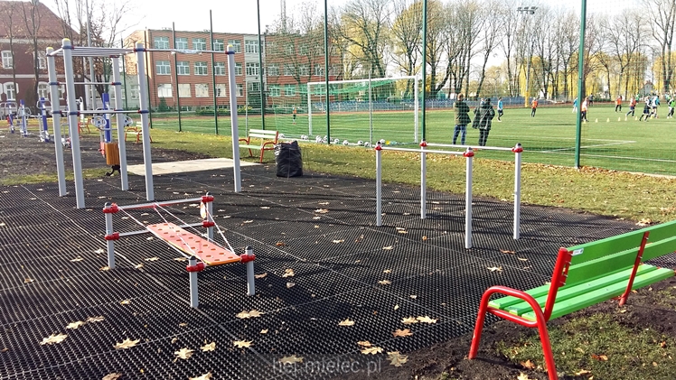 Siłownia zewnętrzna przy stadionie Gryfu