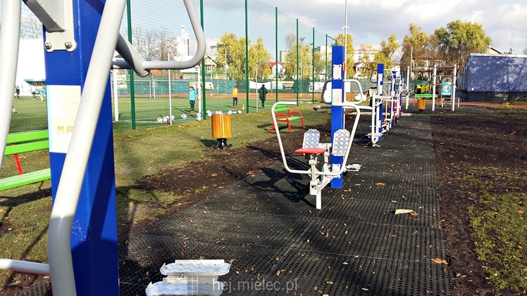 Siłownia zewnętrzna przy stadionie Gryfu