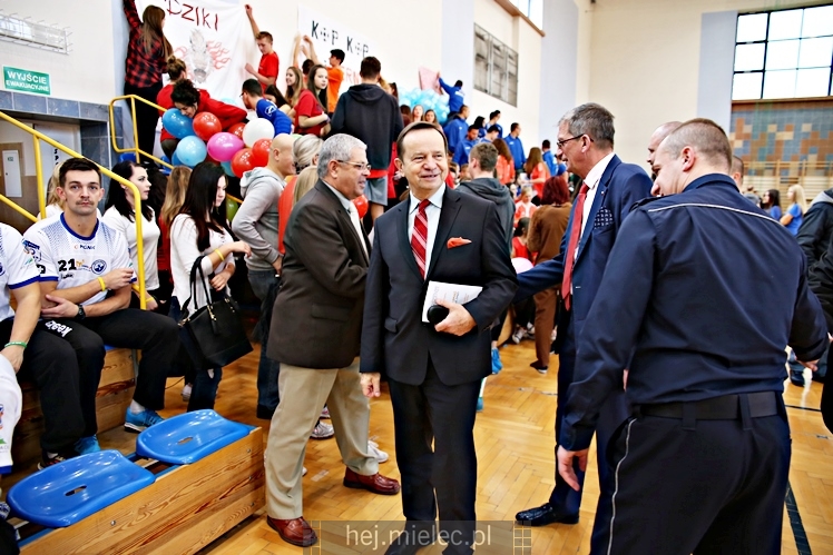 FOOTBAL CHALLENGE - inauguracja projektu #LEPIEJ GRAĆ NIŻ ĆPAĆ!