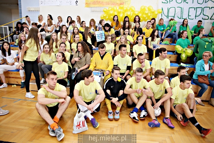 FOOTBAL CHALLENGE - inauguracja projektu #LEPIEJ GRAĆ NIŻ ĆPAĆ!