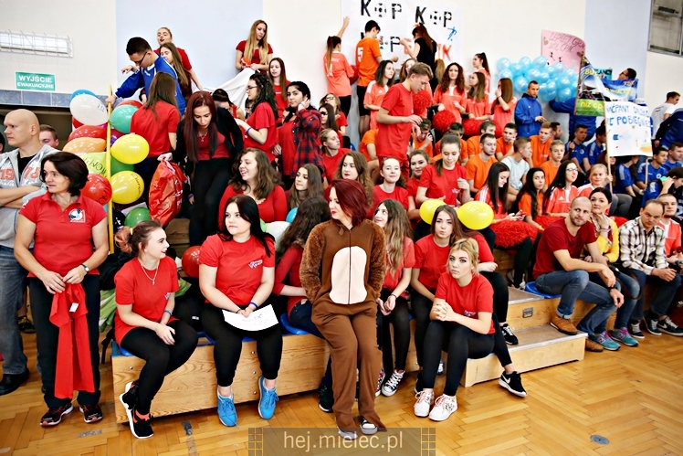 FOOTBAL CHALLENGE - inauguracja projektu #LEPIEJ GRAĆ NIŻ ĆPAĆ!