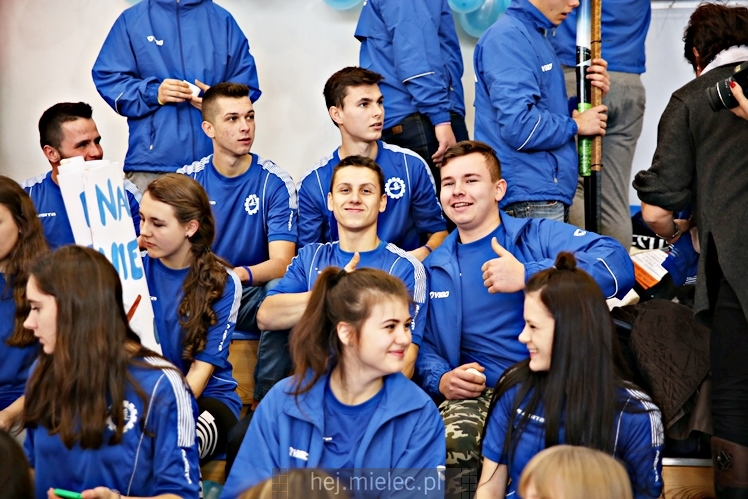 FOOTBAL CHALLENGE - inauguracja projektu #LEPIEJ GRAĆ NIŻ ĆPAĆ!