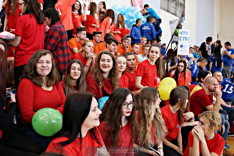 FOOTBAL CHALLENGE - inauguracja projektu #LEPIEJ GRAĆ NIŻ ĆPAĆ!