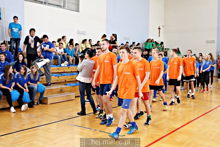 FOOTBAL CHALLENGE - inauguracja projektu #LEPIEJ GRAĆ NIŻ ĆPAĆ!