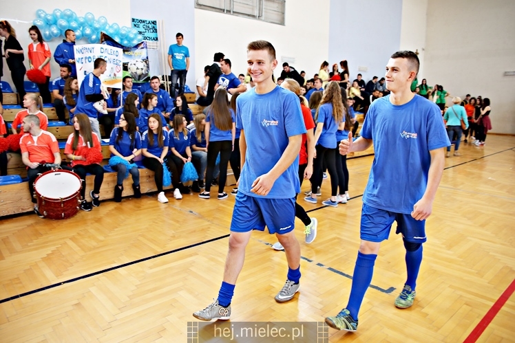 FOOTBAL CHALLENGE - inauguracja projektu #LEPIEJ GRAĆ NIŻ ĆPAĆ!