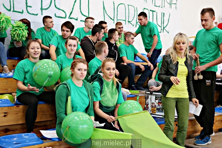 FOOTBAL CHALLENGE - inauguracja projektu #LEPIEJ GRAĆ NIŻ ĆPAĆ!