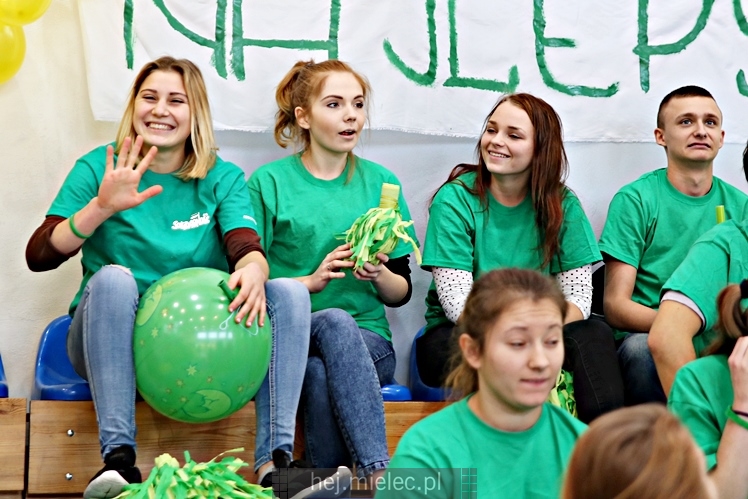 FOOTBAL CHALLENGE - inauguracja projektu #LEPIEJ GRAĆ NIŻ ĆPAĆ!
