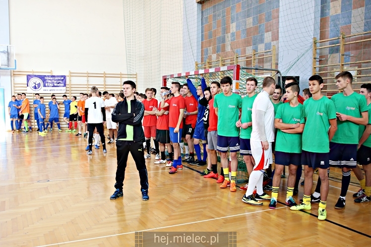 FOOTBAL CHALLENGE - inauguracja projektu #LEPIEJ GRAĆ NIŻ ĆPAĆ!