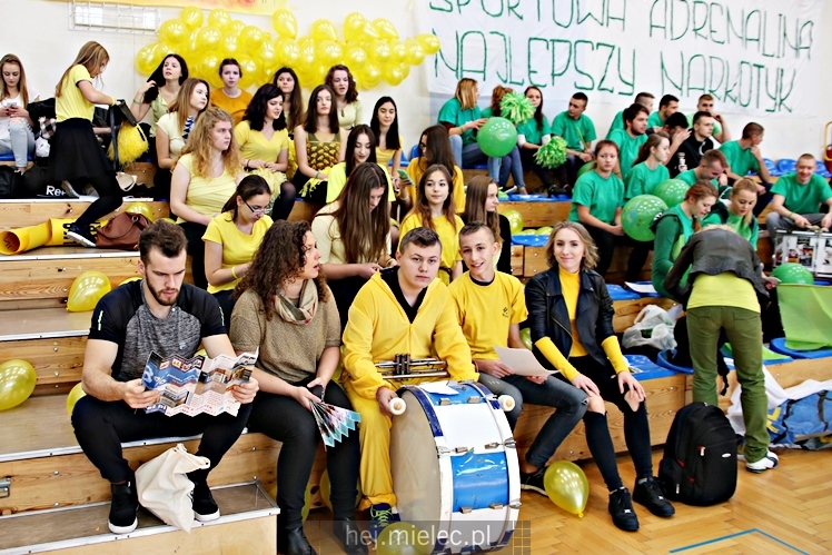 FOOTBAL CHALLENGE - inauguracja projektu #LEPIEJ GRAĆ NIŻ ĆPAĆ!