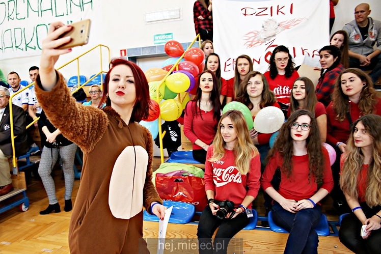 FOOTBAL CHALLENGE - inauguracja projektu #LEPIEJ GRAĆ NIŻ ĆPAĆ!