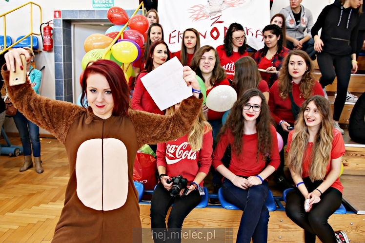 FOOTBAL CHALLENGE - inauguracja projektu #LEPIEJ GRAĆ NIŻ ĆPAĆ!