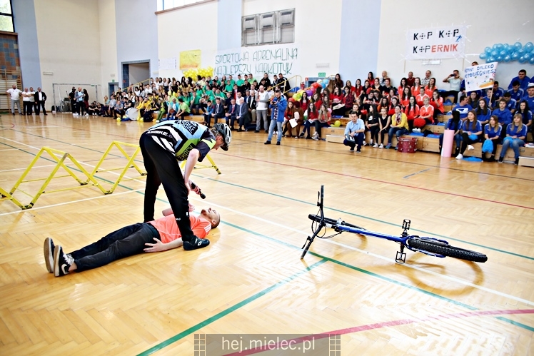 FOOTBAL CHALLENGE - inauguracja projektu #LEPIEJ GRAĆ NIŻ ĆPAĆ!