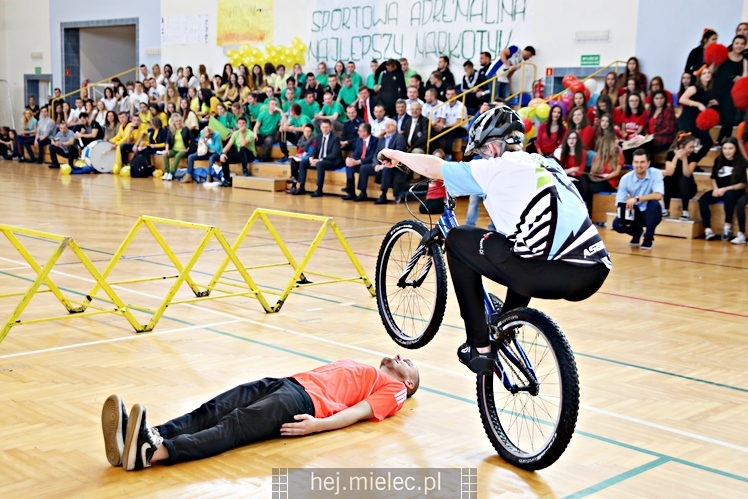 FOOTBAL CHALLENGE - inauguracja projektu #LEPIEJ GRAĆ NIŻ ĆPAĆ!