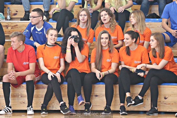 FOOTBAL CHALLENGE - inauguracja projektu #LEPIEJ GRAĆ NIŻ ĆPAĆ!