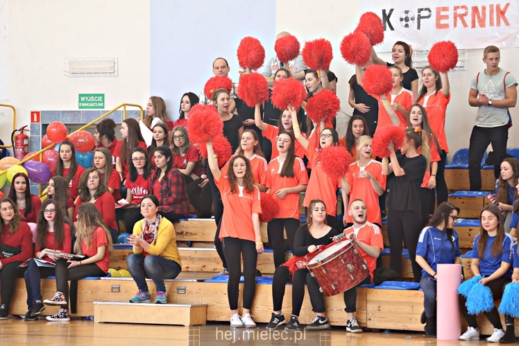 FOOTBAL CHALLENGE - inauguracja projektu #LEPIEJ GRAĆ NIŻ ĆPAĆ!