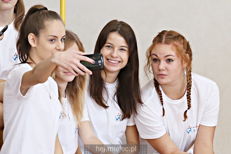 FOOTBAL CHALLENGE - inauguracja projektu #LEPIEJ GRAĆ NIŻ ĆPAĆ!