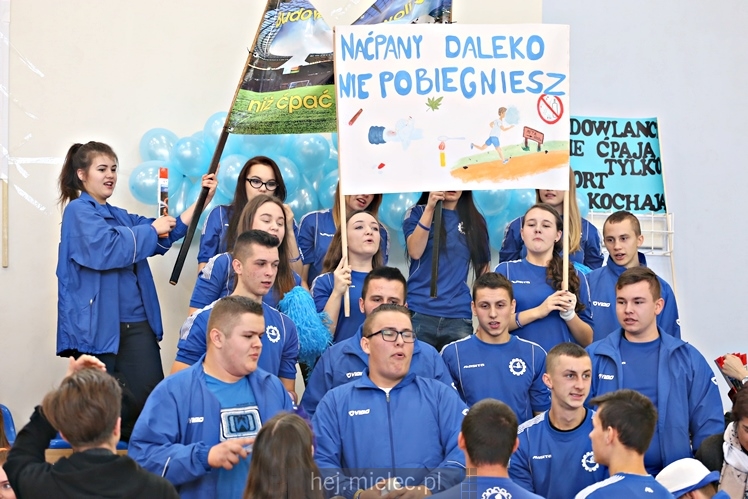 FOOTBAL CHALLENGE - inauguracja projektu #LEPIEJ GRAĆ NIŻ ĆPAĆ!