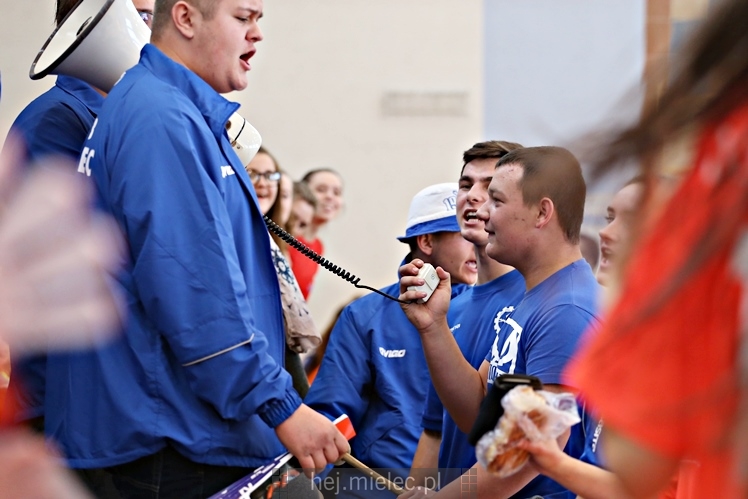 FOOTBAL CHALLENGE - inauguracja projektu #LEPIEJ GRAĆ NIŻ ĆPAĆ!