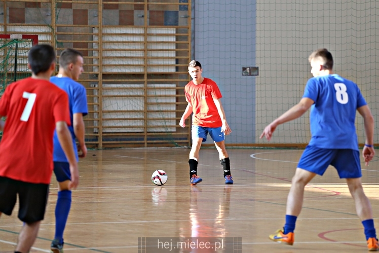 FOOTBAL CHALLENGE - inauguracja projektu #LEPIEJ GRAĆ NIŻ ĆPAĆ!