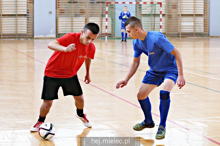 FOOTBAL CHALLENGE - inauguracja projektu #LEPIEJ GRAĆ NIŻ ĆPAĆ!