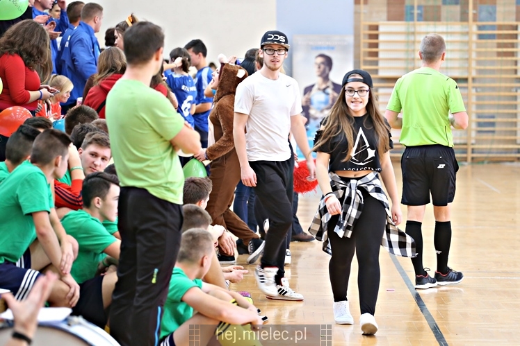 FOOTBAL CHALLENGE - inauguracja projektu #LEPIEJ GRAĆ NIŻ ĆPAĆ!