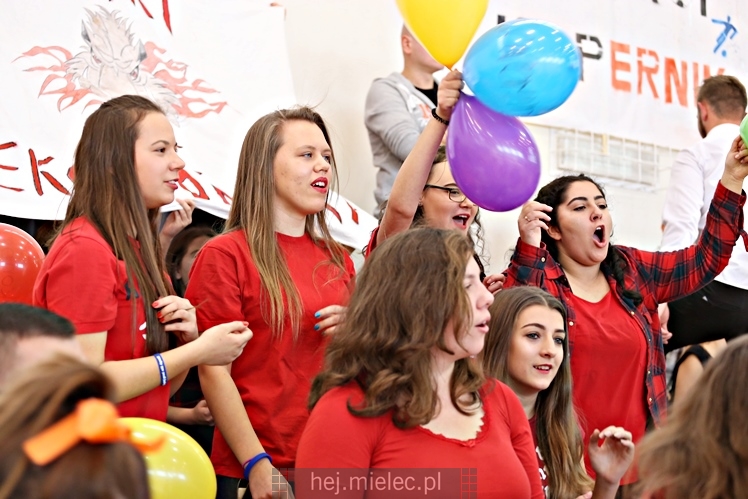 FOOTBAL CHALLENGE - inauguracja projektu #LEPIEJ GRAĆ NIŻ ĆPAĆ!